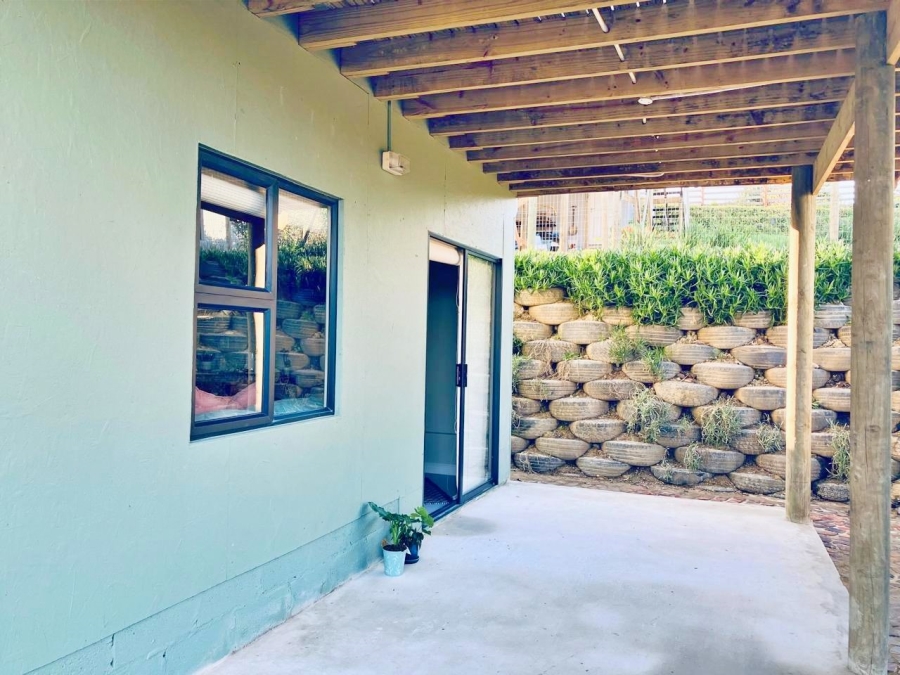 To Let 3 Bedroom Property for Rent in Robberg Ridge Western Cape